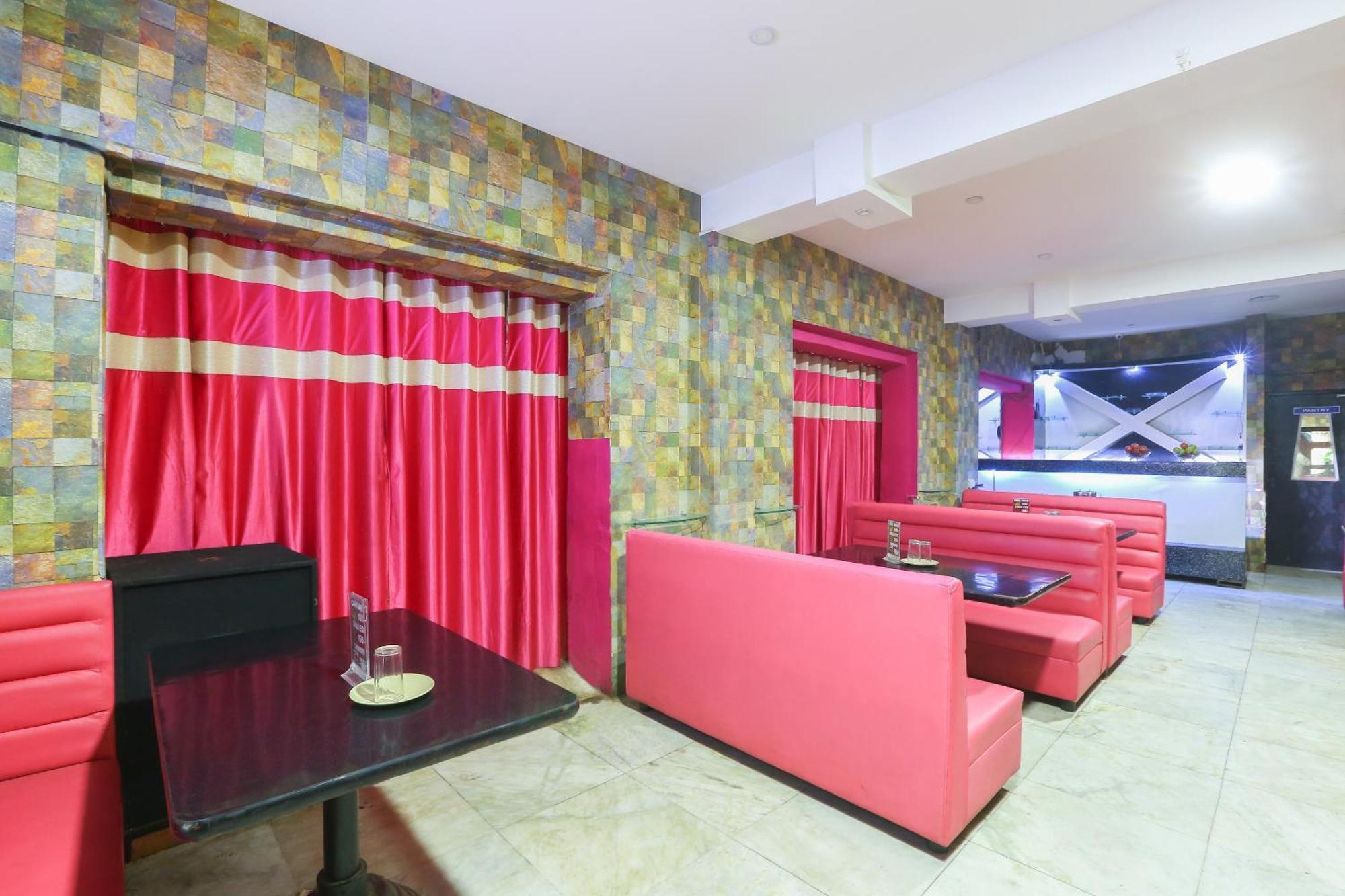 O Pink Hotel 3*