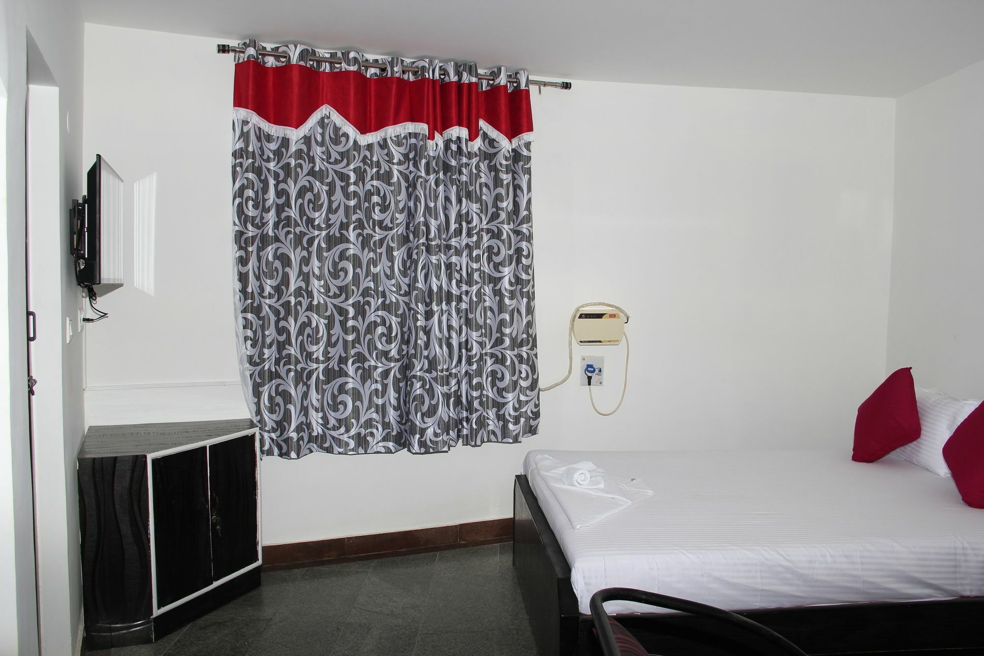 Hotel O Pink